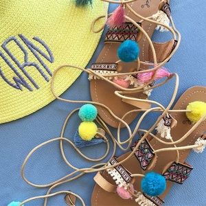 🌴 Tie up POM POM Sandals 🌴